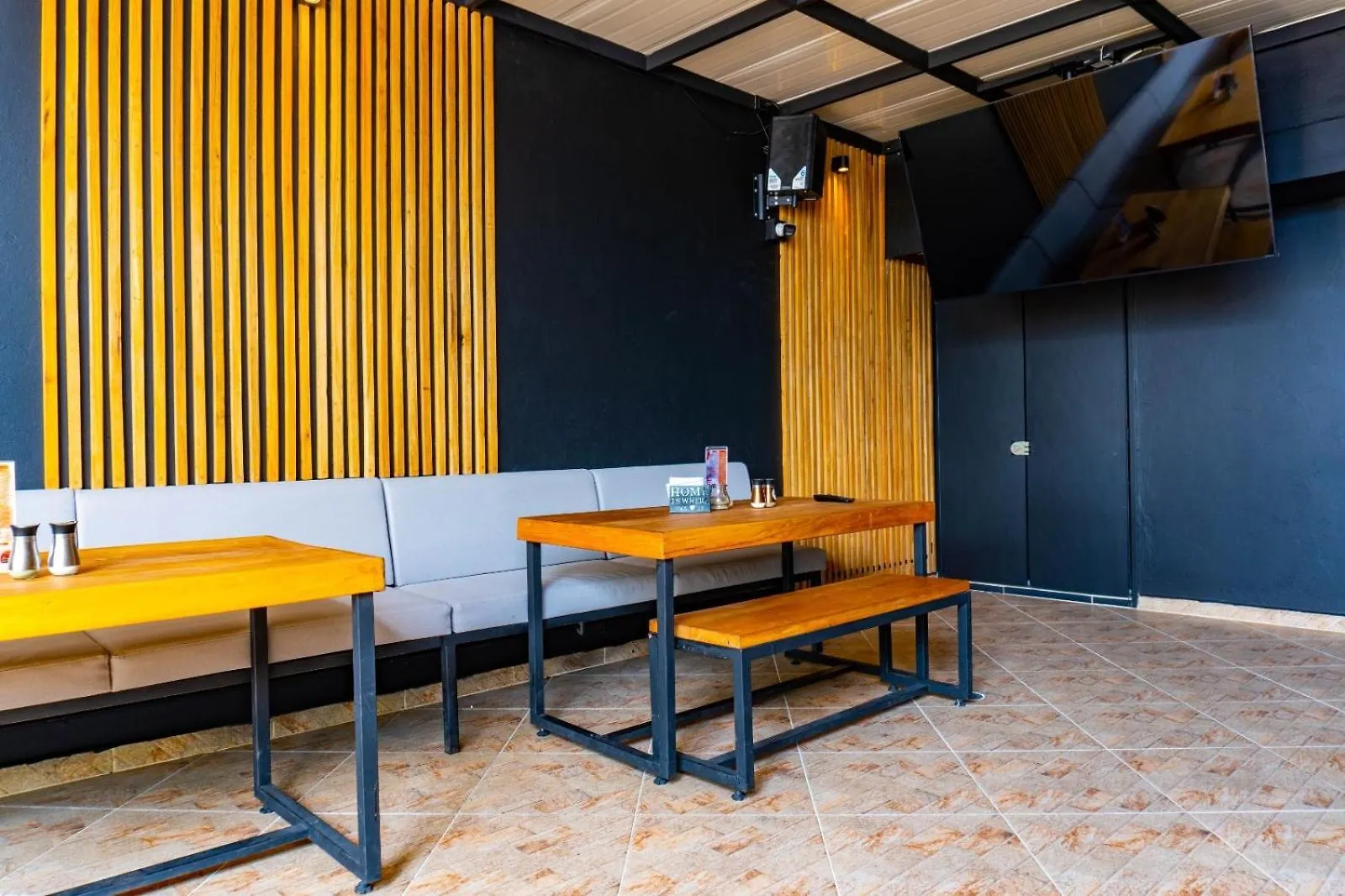 ***  Hotel California Center Med Medellin Colombia