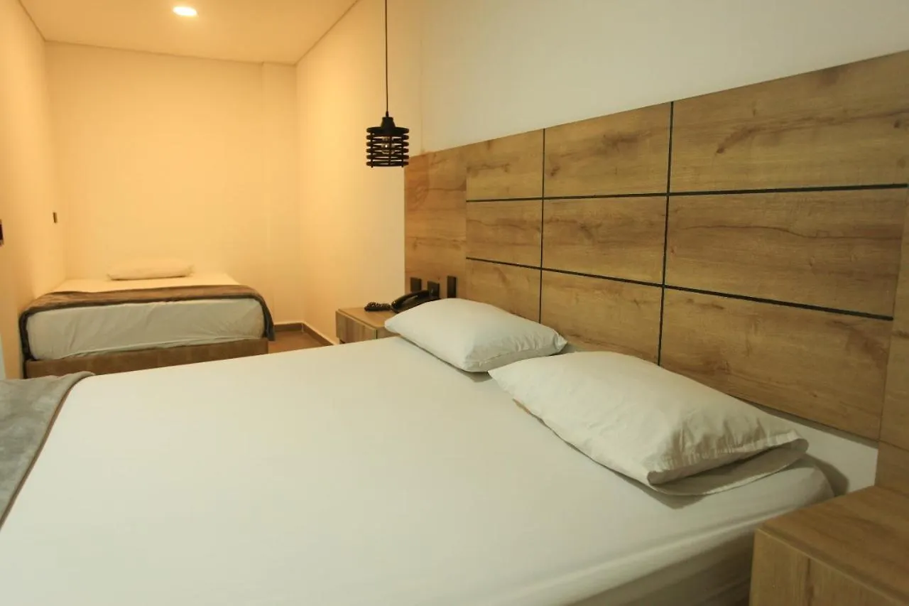 ***  Hotel California Center Med Medellín Colombia