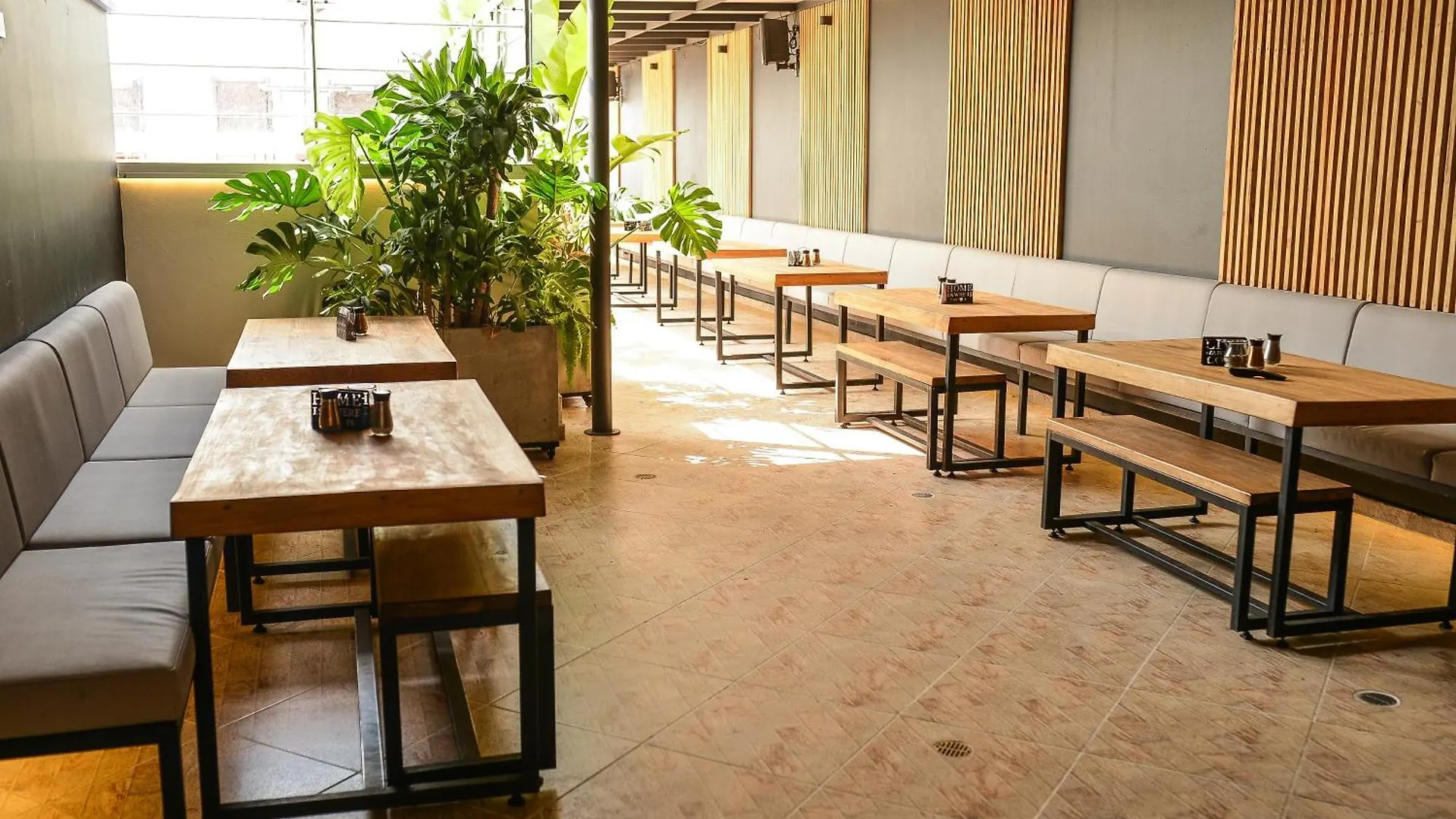 Hotel California Center Med Medellín