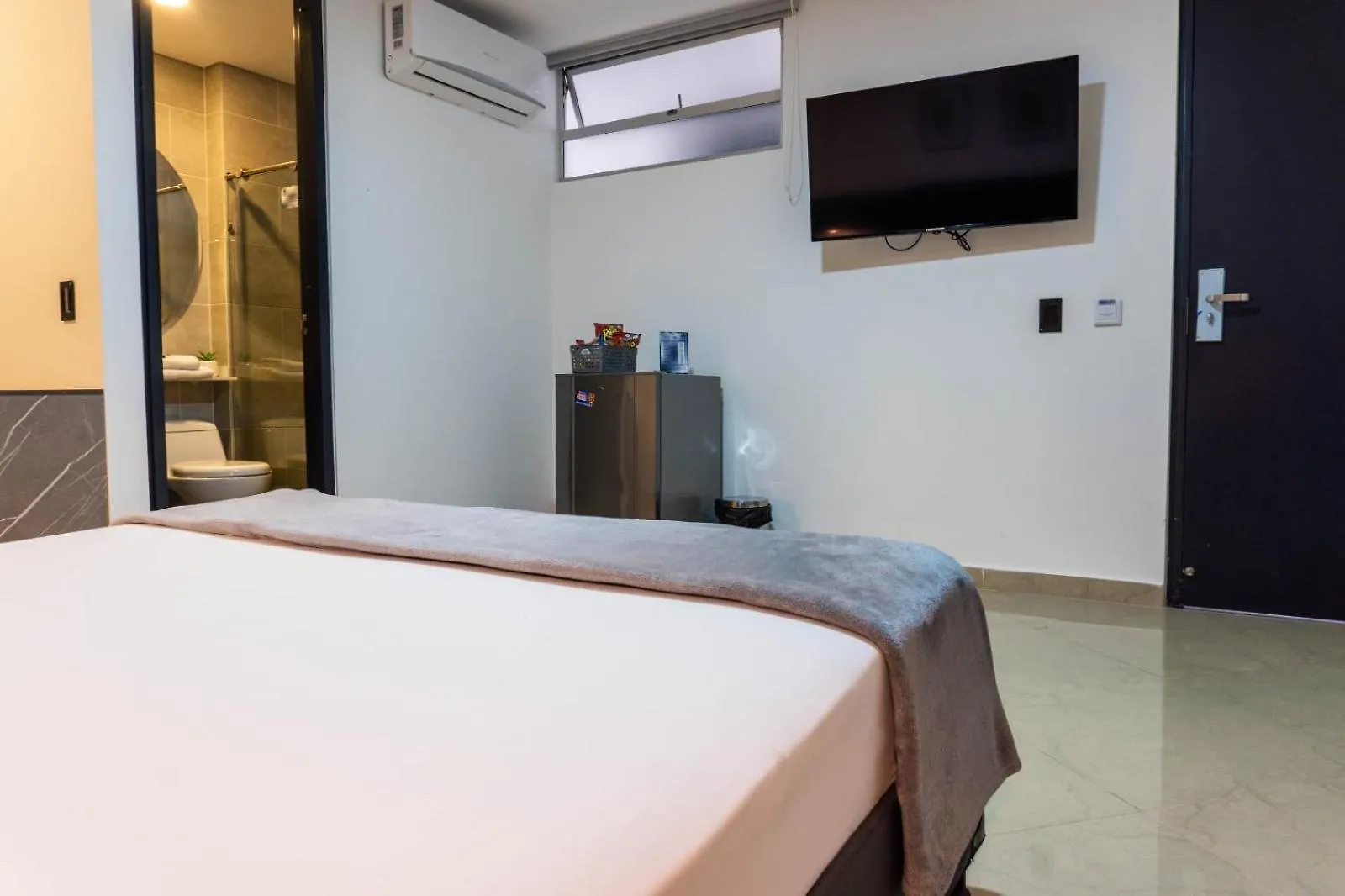 Hotel California Center Med Medellín 3*,  Colombia