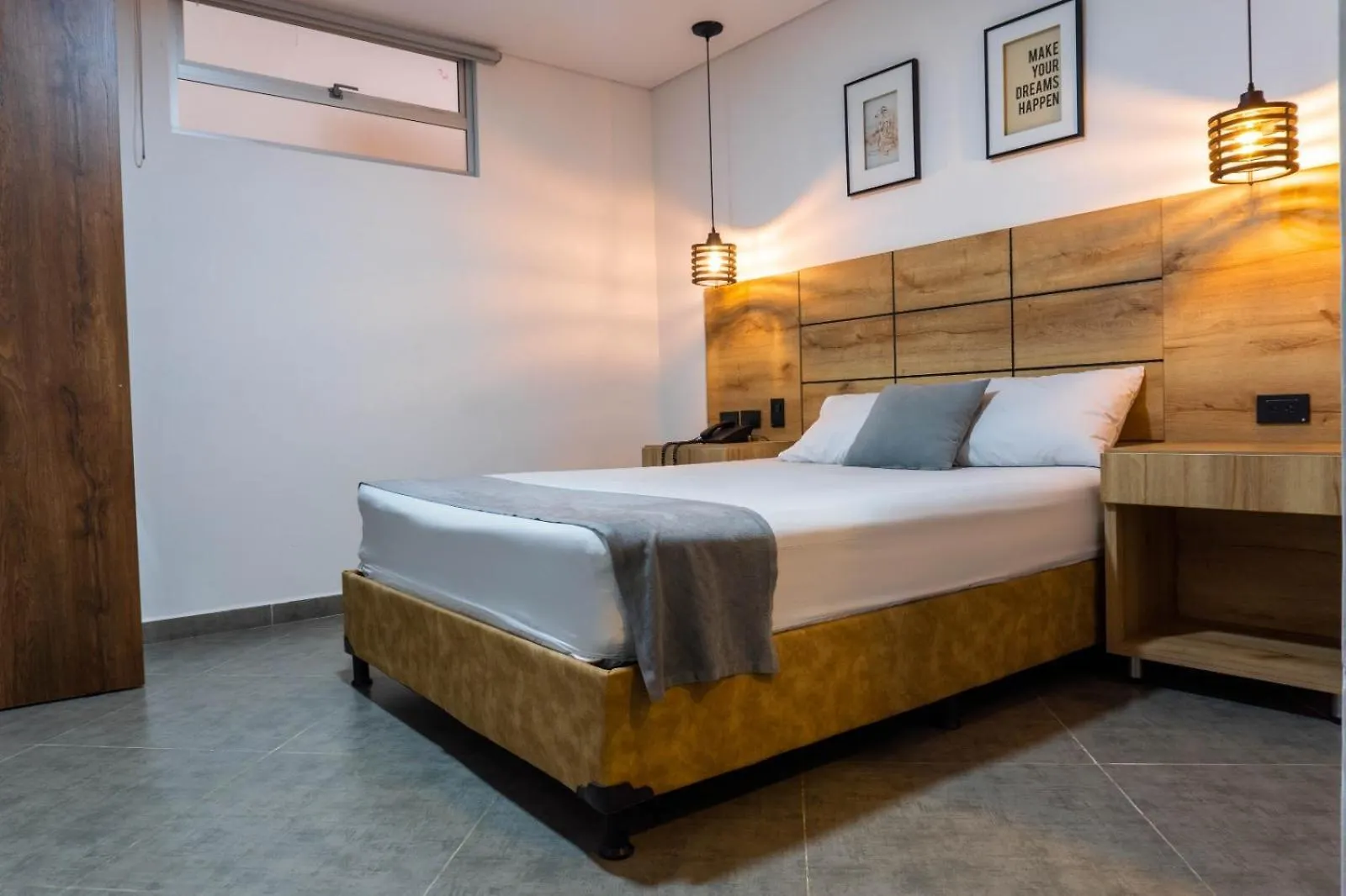 Hotel California Center Med Medellín