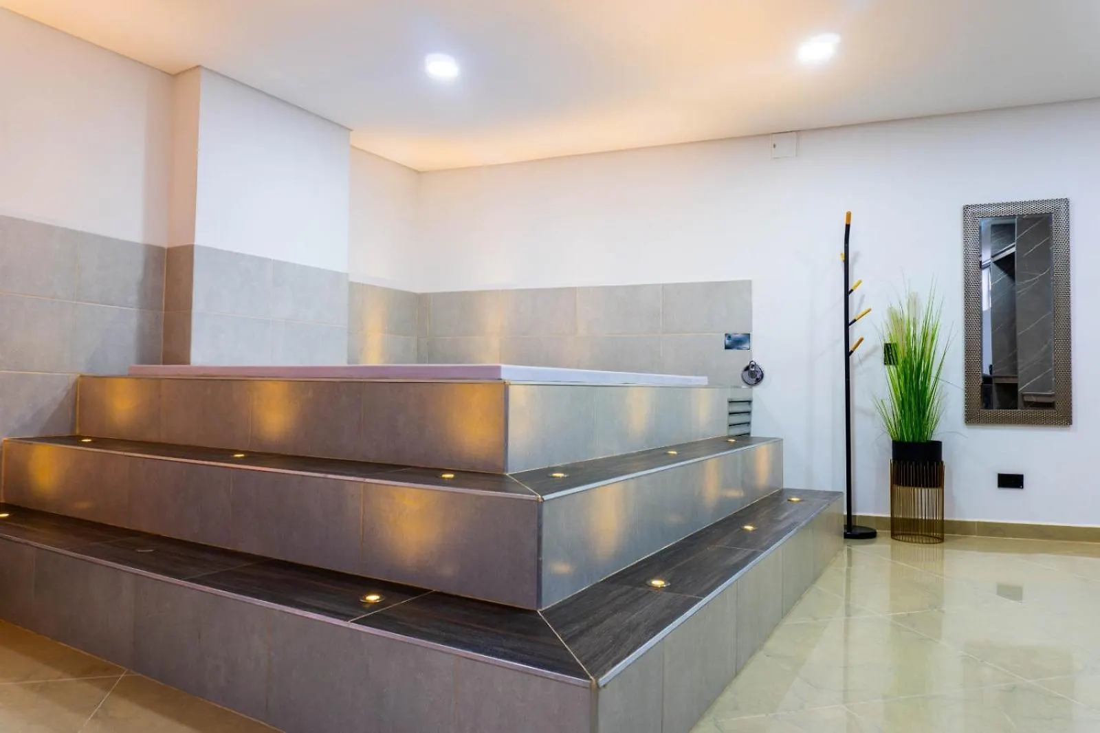 Hotel California Center Med Medellín