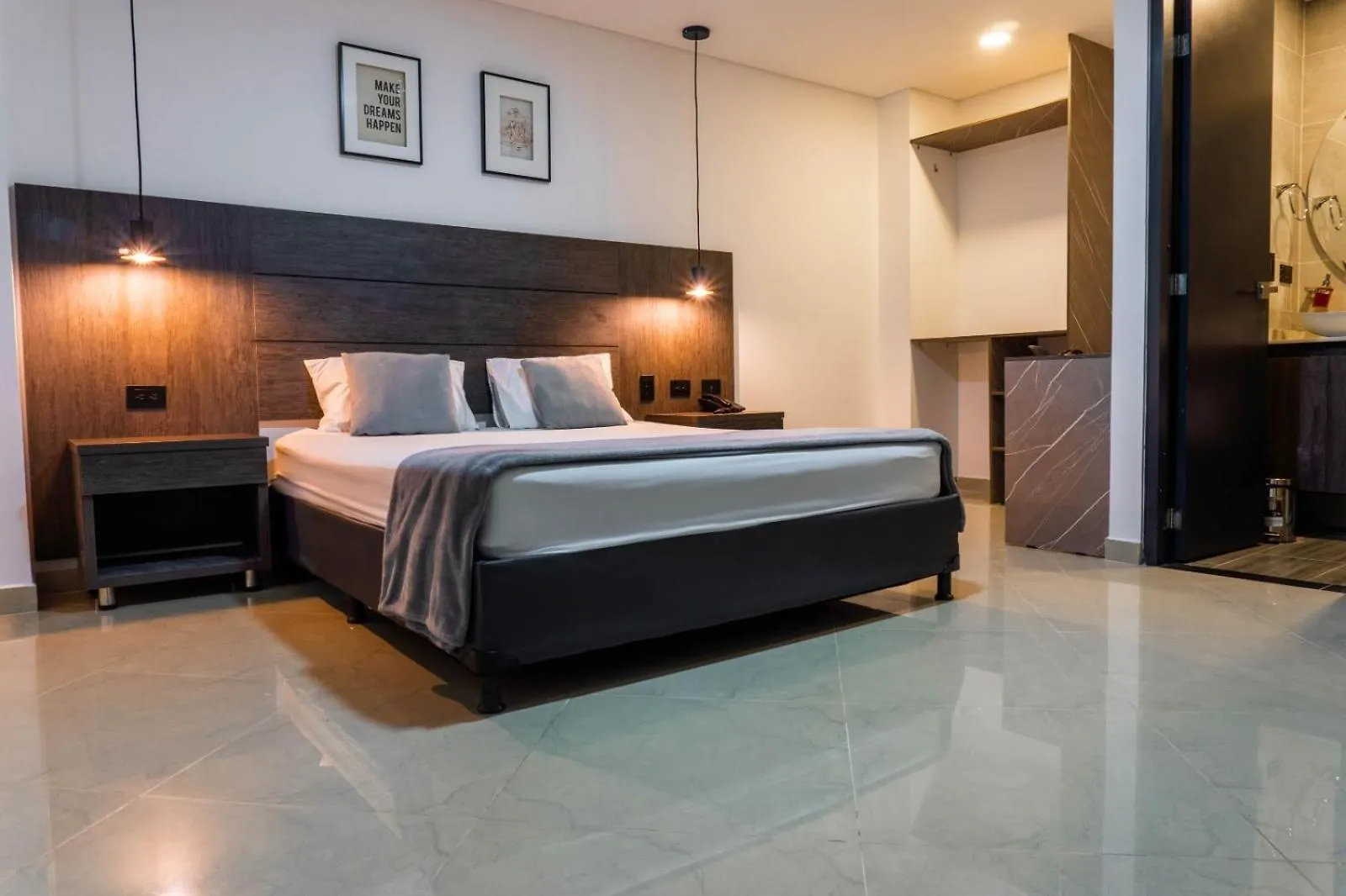 Hotel California Center Med Medellín