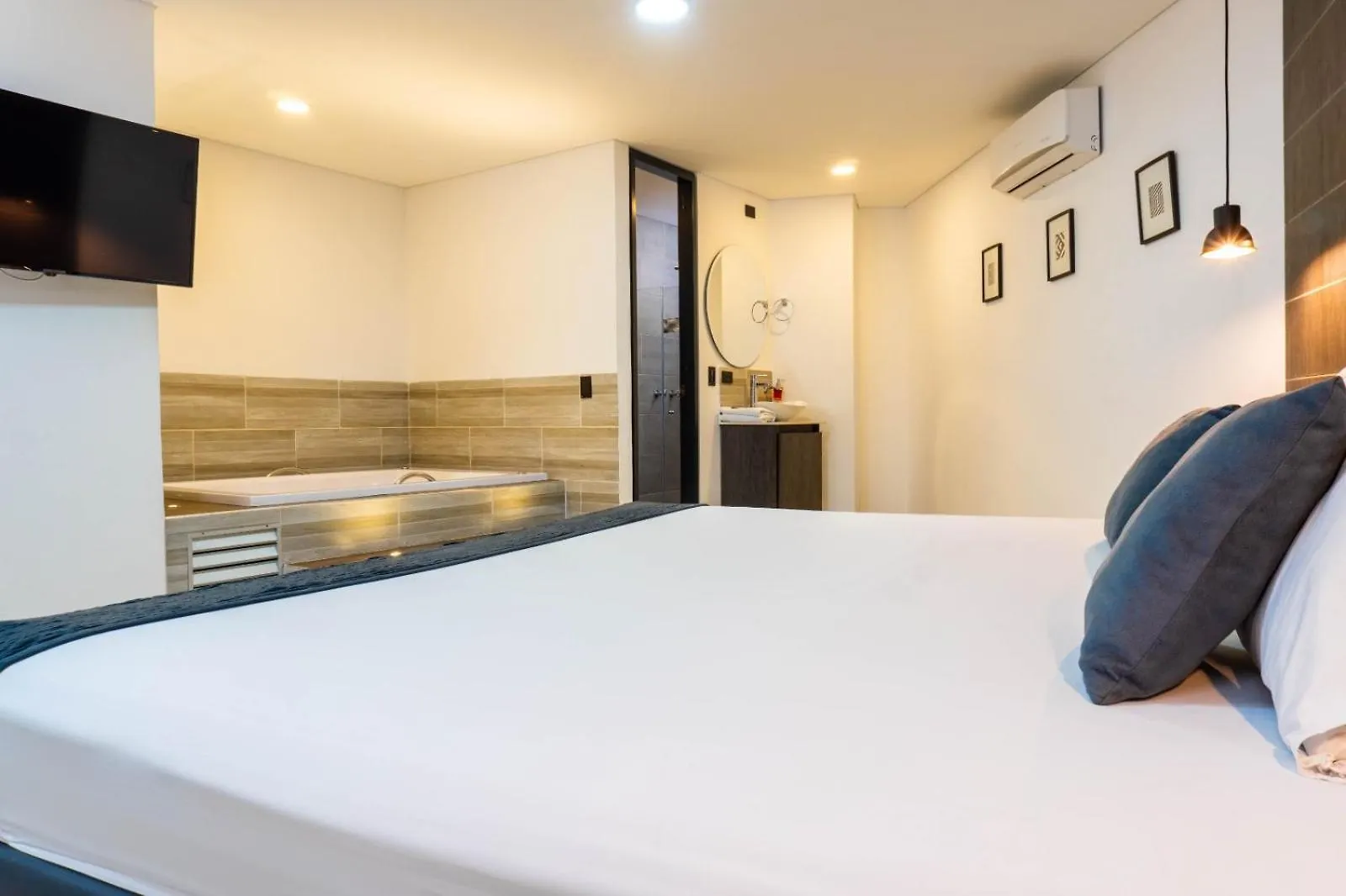 Hotel California Center Med Medellín